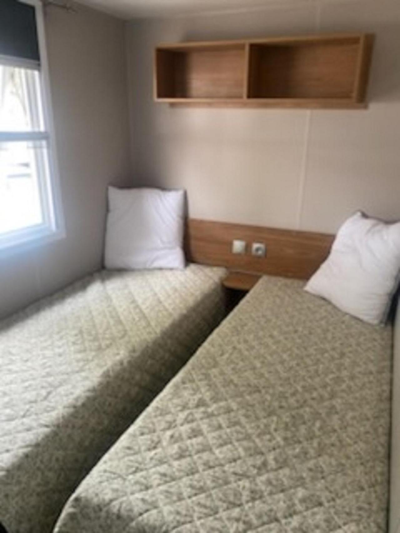 Mobile Home For You Canet-en-Roussillon Bagian luar foto