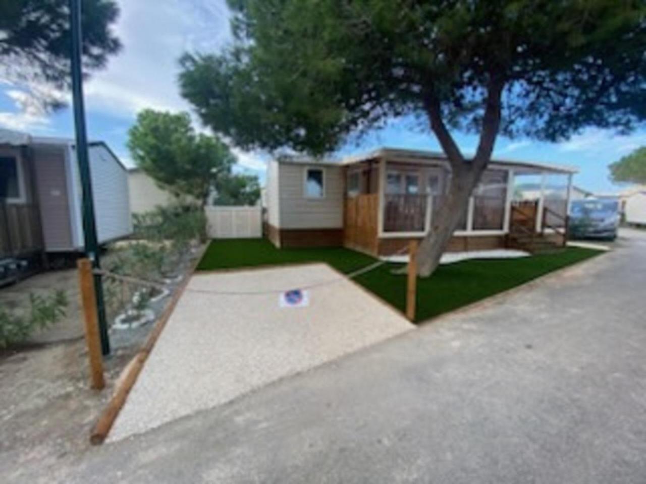 Mobile Home For You Canet-en-Roussillon Bagian luar foto