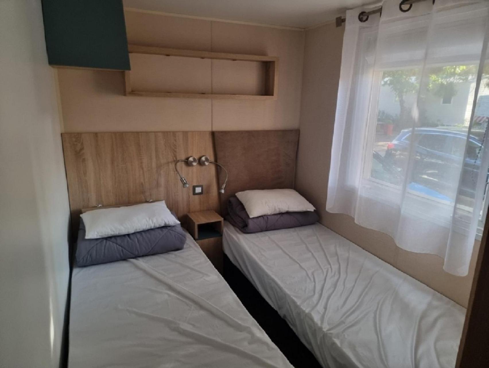 Mobile Home For You Canet-en-Roussillon Bagian luar foto